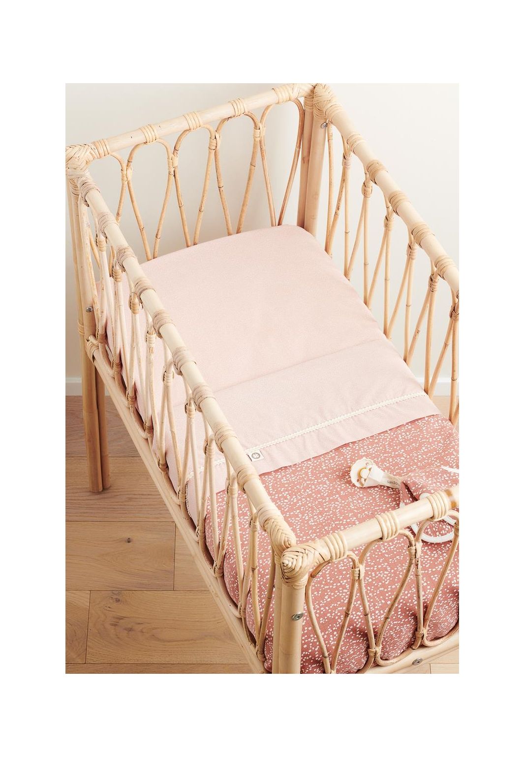 Noppies Baby Comfort Wieg laken Teddy Fancy Dot crib blanket - Brick Dust