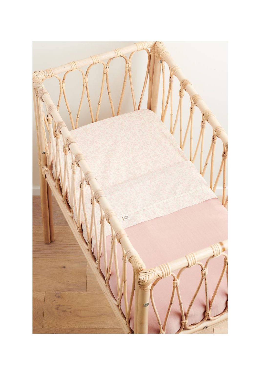 Noppies Baby Comfort Crib sheet Botanical crib sheet - Misty Rose