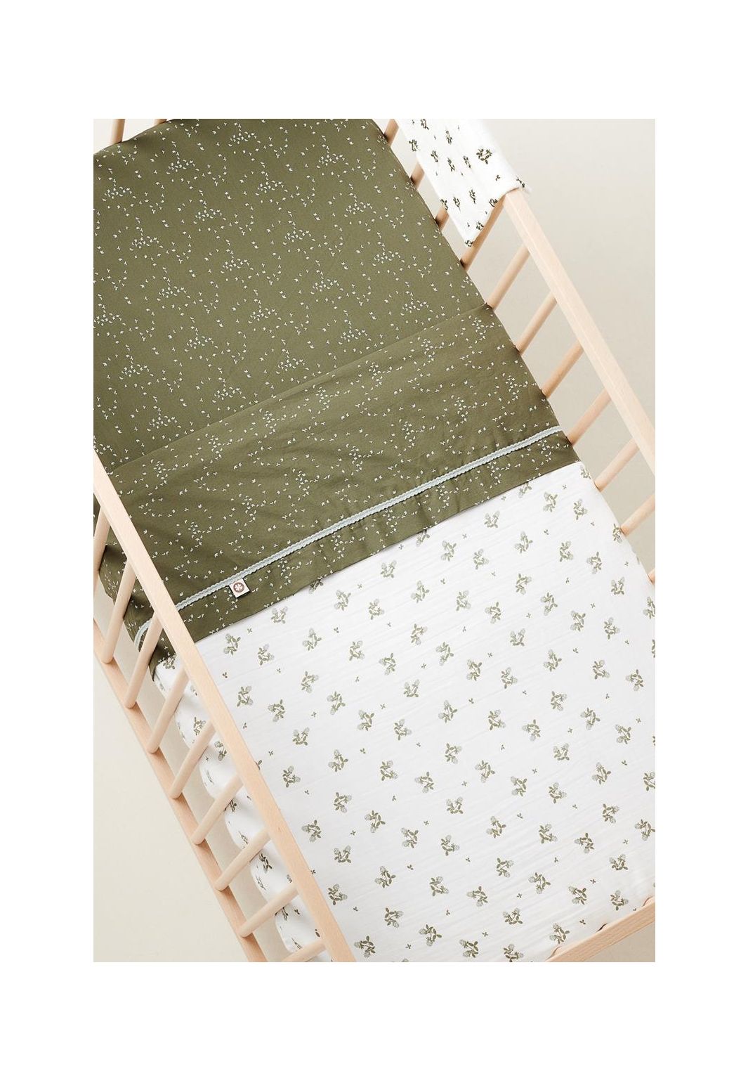 Noppies Baby Comfort Cot sheet Botanical cot sheet - Beetle